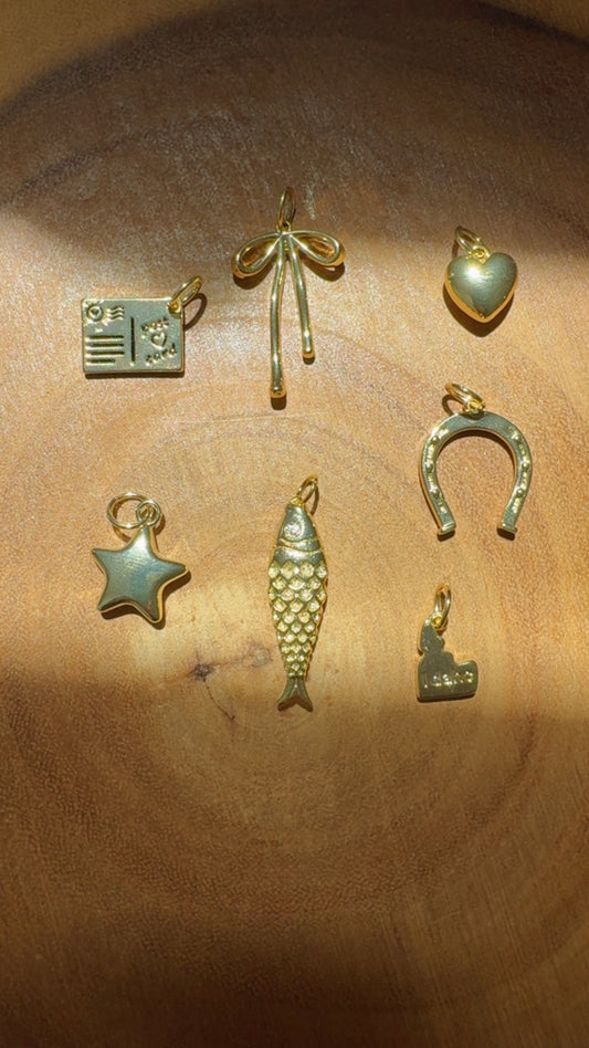 the Souvenir Charm Bar